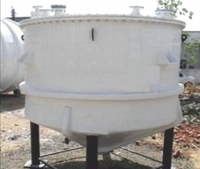 Ertical Cylendrical Tank with Leg Support for Chemicle Process